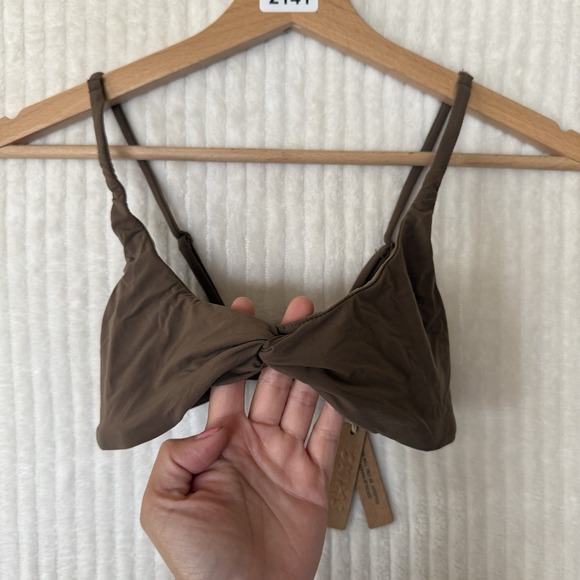 Skims Fits Everybody SKIMPY SCOOP BRALETTE in Oxide Brown Size XXS NWT - Picture 7 of 9